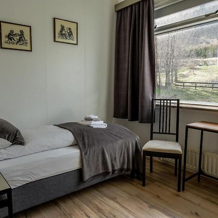 Harbour Inn - Guesthouse Bildudalur Экстерьер фото