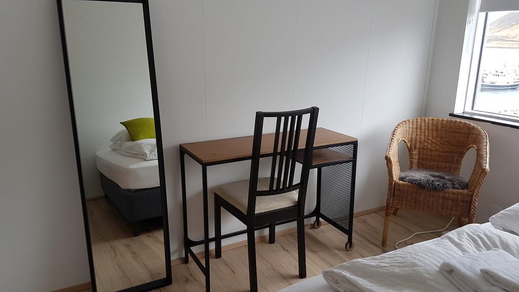 Harbour Inn - Guesthouse Bildudalur Экстерьер фото
